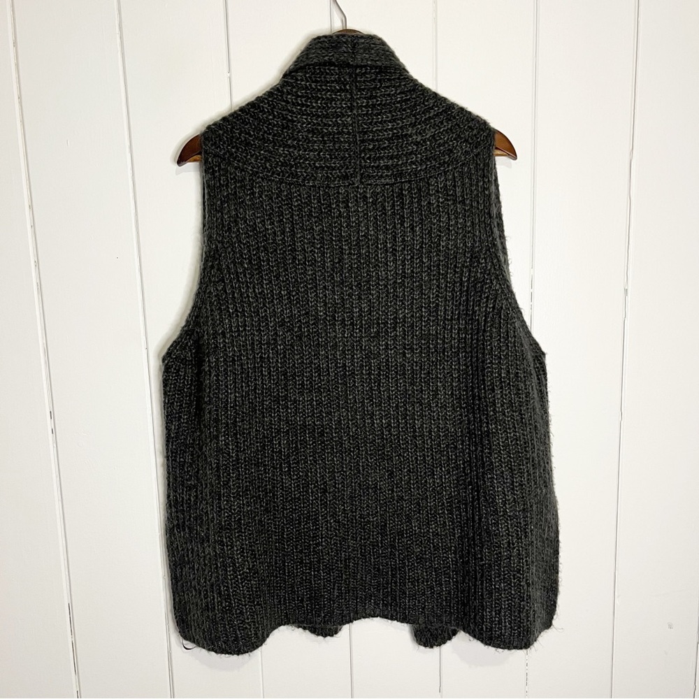 Elle Grey Knit Vest. Size XL. - Picture 5 of 5